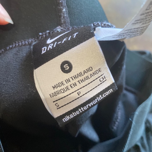 Nike Dri-Fit shorts size small - Picture 3 of 3